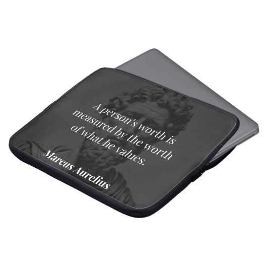価値の定義: Marcus Aurelius on Values ラップトップスリーブ (正面上部)