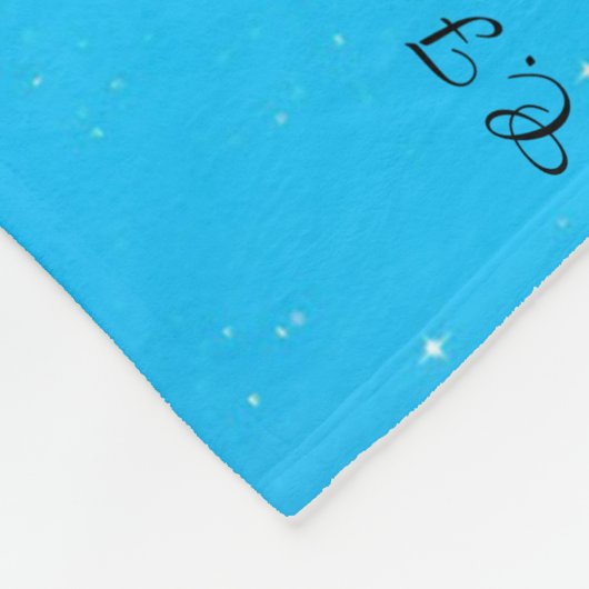 保信じ星の星空が黒い背景で覆われた フリースブランケット (角)