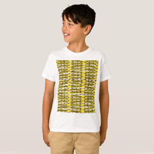 保出て!イエローテープおよび有刺鉄線 Tシャツ
