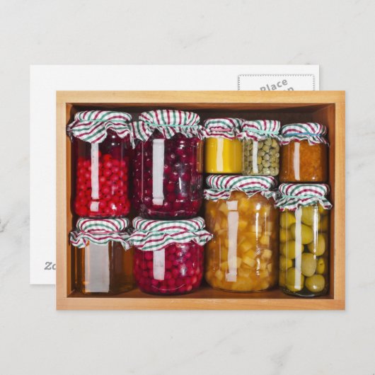 保存食品を含む多くのガラスボトル ポストカード (正面/裏面)