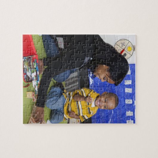 保育中の幼児と先生 ジグソーパズル (横)