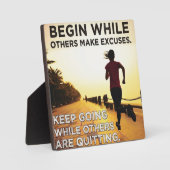 保行き – 女子ランニングトレーニングやる気を起こさせる フォトプラーク (正面)