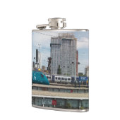 保軌道を外れて フラスク (左)