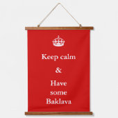 保静 – バクラバ 吊り下げ型タペストリー (正面)