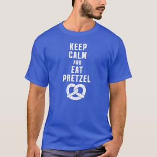 保Calm and食べ Pretzel -おもしろいグルメ Tシャツ