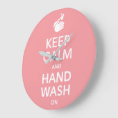 保Calm And Hand Wash On - Coronavirus & Infla ラージ壁時計 (傾斜)