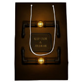 「保Calm & Steam On」マシンエージステームパンク ミディアムペーパーバッグ (裏面)