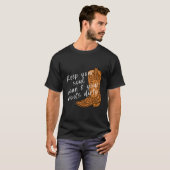保Your Soul Clean Boots Dirty Country Western B Tシャツ (正面フル)