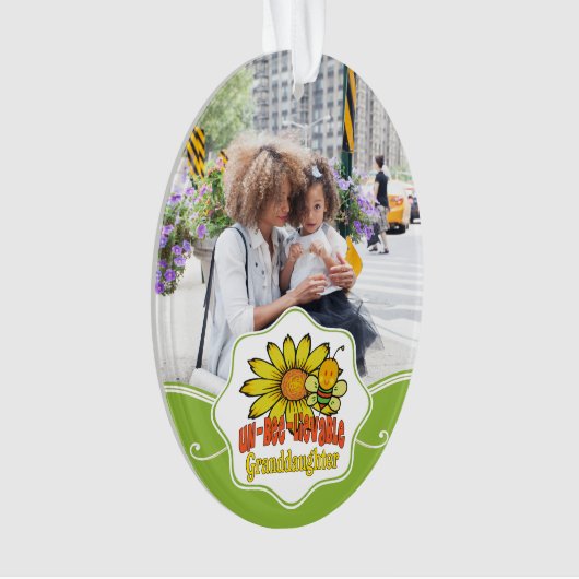 信じられない孫娘ひまわりの花とミツバチ オーナメント (正面)