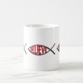 信じる魚 - 赤 コーヒーマグカップ (中央)