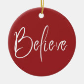 信じタイポグラフィ赤モダンホリデークリスマス セラミックオーナメント (正面)