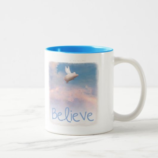 信じ飛行のブタのマグ ツートーンマグカップ (右)