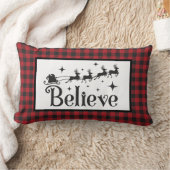 信じ – サンタトナカイ – ブラックレッドバッファロープレイド ランバークッション (ブランケット)