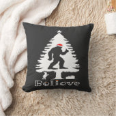 信じBigfoot Cryptozoology Christmas Tree クッション (ブランケット)