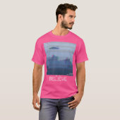 信じUfo Vaporwave Synthwave 80Sレトロ飛んでいるS Tシャツ (正面フル)