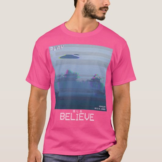 信じUfo Vaporwave Synthwave 80Sレトロ飛んでいるS Tシャツ (正面)