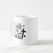信仰によって歩く コーヒーマグカップ (正面左)