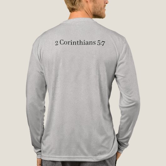 信仰によって歩む – クリスチャン向けTシャツ トライブレンドTシャツ (背面)