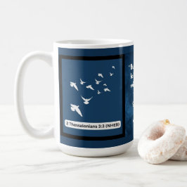 信仰のメッセージ – 聖書の聖句 – 2テサロニケ3:3 コーヒーマグカップ