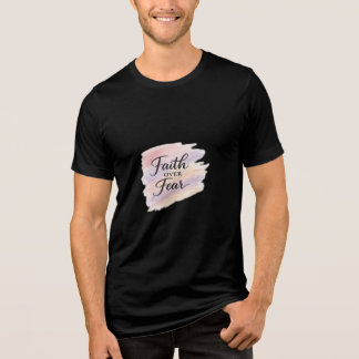 信仰は恐れに勝つ – モダンなキリスト教のインスピレーション トライブレンドTシャツ