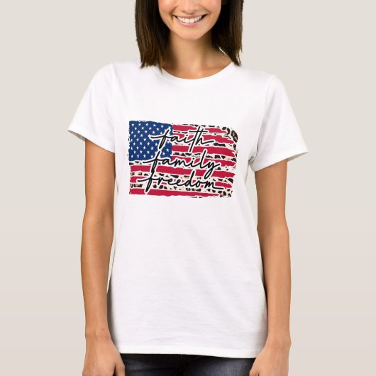 信仰家族の自由アメリカ国旗 Tシャツ (正面)