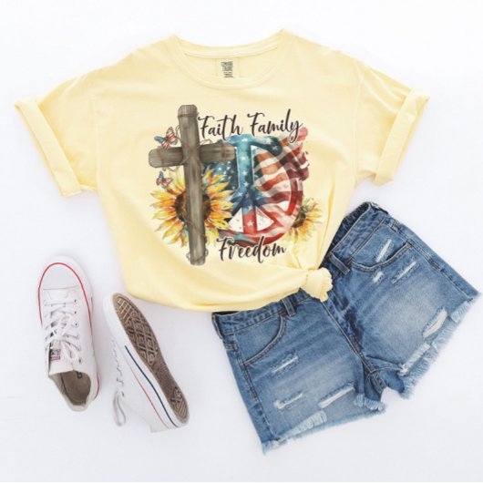 信仰家族の自由キリスト教アメリカ愛国者 Tシャツ