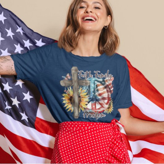 信仰家族の自由キリスト教アメリカ愛国者 Tシャツ