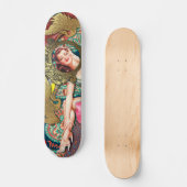 信号なし – 生意気な女性 スケートボード (正面)