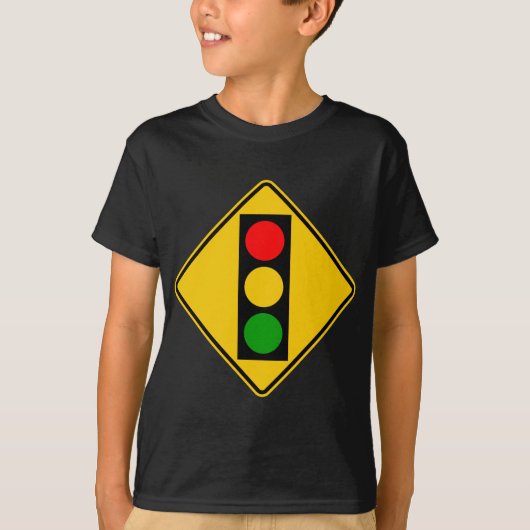 信号の前方にハイウェーの印 Tシャツ (正面)