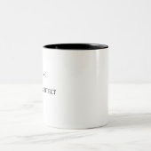 信頼してください、私は建築家です ツートーンマグカップ (中央)
