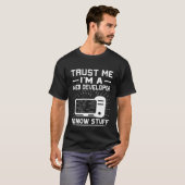 信頼する私は私が知っているくもの巣開発者である物 Tシャツ (正面フル)