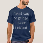 信頼と名誉の基本的なTシャツ Tシャツ (正面)