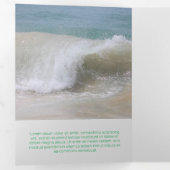 信頼性の高い企業の緑 三つ折りカード (内部最初)