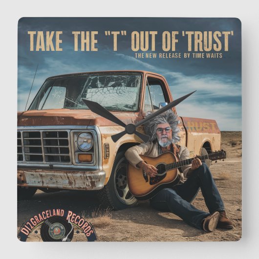 「信頼」から「T」を取り出す スクエア壁時計 (正面)