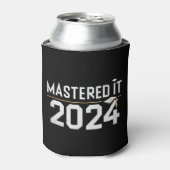 修士号をマスターした 2024 修士号 缶クーラー (缶正面)