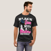 修士号を持つブラック・クイーン Tシャツ (正面フル)