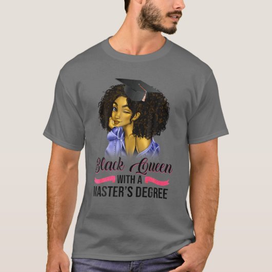 修士号を贈られるブラック・クイーン Tシャツ (正面)
