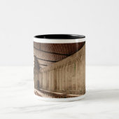 修道士の食堂 ツートーンマグカップ (中央)