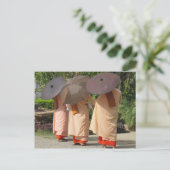 修道女が施しを集める ポストカード (スタンド正面)