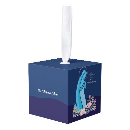 修道女ピンクの花が咲き誇る25周年記念 キューブオーナメント (正面アングル)