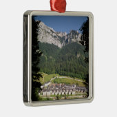 修道院の複合体の眺め メタルオーナメント (右)