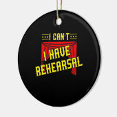 俳優がリハーサルをする セラミックオーナメント (左)