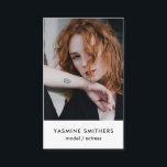 俳優モデル歌手ダンサーSOCIAL ICON写真 名刺<br><div class="desc">このシンプルポートレート、ミニマルモダンリスト、名刺は白の背景にあなたの名前とタイトルを持つミニマル写真を特徴とする。背中には、あなたの名前、サイズとフィジカルな詳細のための宇宙連絡、facebookとinstagramにソーシャルアカウントがあること。俳優、モデル、ダンサー、ファッションスタイリスト、スタイルブロガー、ミュージシャン、歌手、djs、クリエイティブビジネスプロフェッショナルに最適。同じ写真を自分のヘッドショットで置き換える。</div>