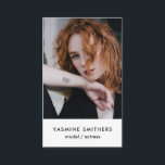 俳優モデル歌手ダンサーSOCIAL ICON写真 名刺<br><div class="desc">このシンプルポートレート、ミニマルモダンリスト、名刺は白の背景にあなたの名前とタイトルを持つミニマル写真を特徴とする。背中には、あなたの名前、サイズとフィジカルな詳細のための宇宙連絡、facebookとinstagramにソーシャルアカウントがあること。俳優、モデル、ダンサー、ファッションスタイリスト、スタイルブロガー、ミュージシャン、歌手、djs、クリエイティブビジネスプロフェッショナルに最適。同じ写真を自分のヘッドショットで置き換える。</div>