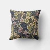 俳句/白黒ピンクイエロー春の花 クッション (裏面)