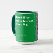 俺はアシュビル·ナースを信じろ！ マグカップ (正面左)