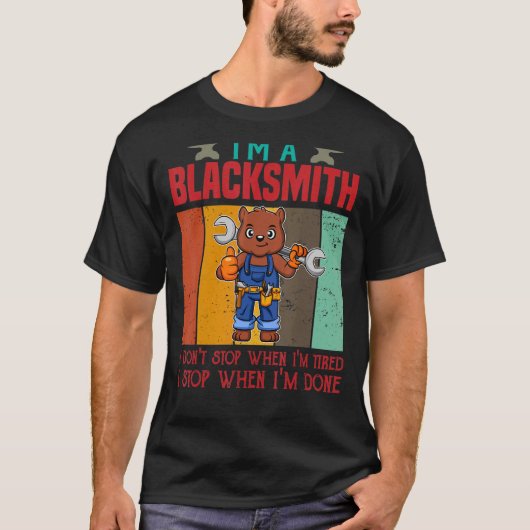 俺は疲れた時にストップは鍛冶屋だ Tシャツ (正面)