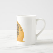 個々の患者にユーモアをもたらす ボーンチャイナマグカップ (右)