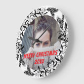 個人カスタムクリスマスフォトブラック ラージ壁時計 (傾斜)