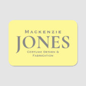 個人ネームブランドビジネスロゴモダン黄 名札 (正面)